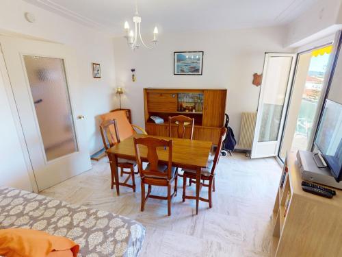 Appartement climatisé avec balcon, centre Menton