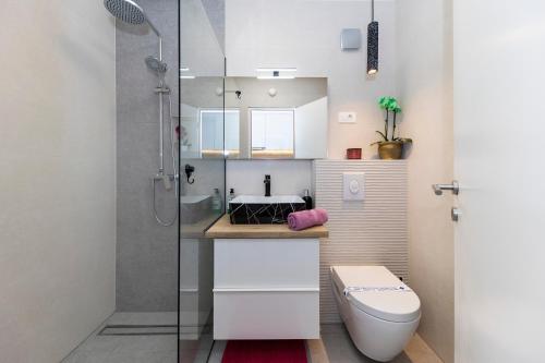 Ένα μπάνιο στο Apartmani Basioli Zadar