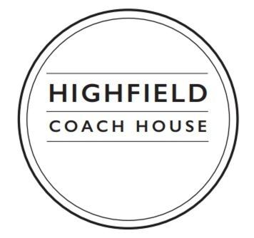 een logo voor een highfield koetshuis bij Highfield Coach House in Lymington