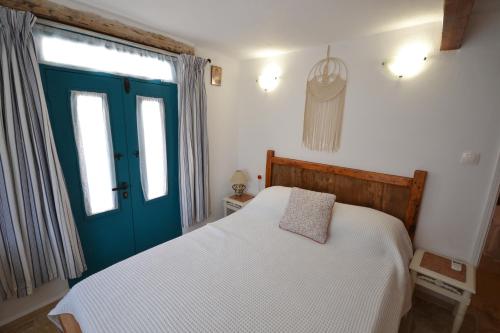 Postel nebo postele na pokoji v ubytování Shirleys Cottage