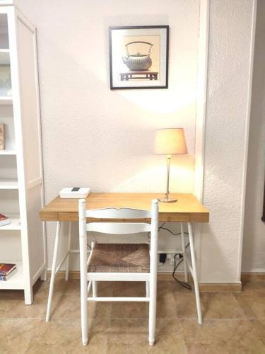 Charming & Spacious Apartment in Historic Centre & short walk to Beach