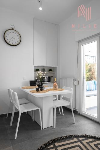 Lusso Bianco, Nilie Hospitality MGMT