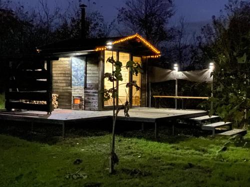 Zahrada ubytování JANUS COUNTRY SITE Üdülőházak