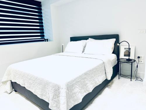 Stylish Central Superior Bedroom in Kolonaki (walking distance to Syntagma)
