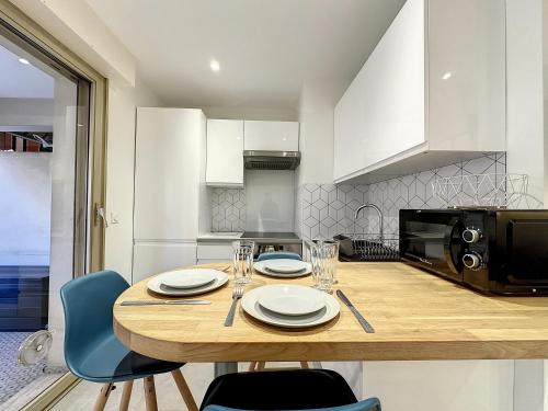 Photo de la galerie de l'établissement Studio de Jonathan - refait à neuf - plage à 200m, à Juan-les-Pins