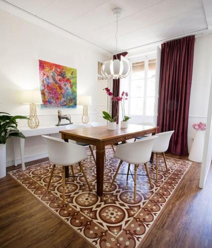 Family Century House with terrace and parking