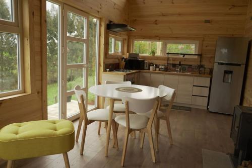 Kuchyň nebo kuchyňský kout v ubytování Cabaña Loft Pukara a 15 min de Puerto Varas