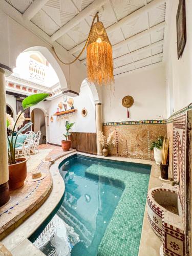 Baseinas apgyvendinimo įstaigoje Riad Elli Marrakech arba netoliese