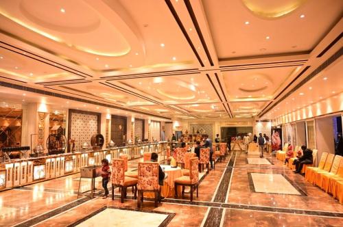 HOTEL PLEASANT VIEWにあるレストランまたは飲食店