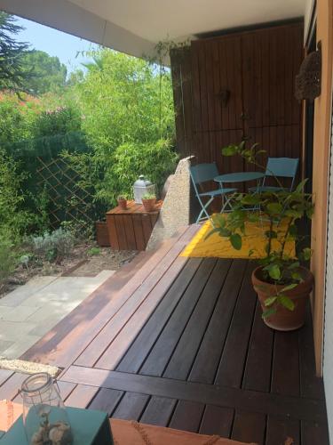 En balkon eller terrasse på Chez Alexandra