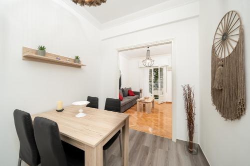 Sunlit Urban Oasis in Vibrant Palaio Faliro