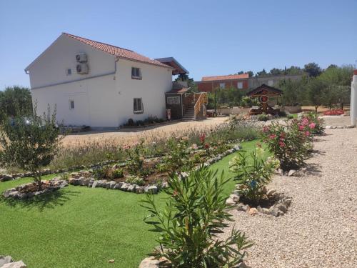 Zahrada ubytování Apartman Sebastian