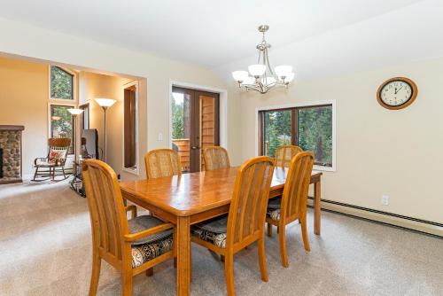 Billede fra billedgalleriet på 47 McCloud - Upper Unit 3 Bedrooms i Incline Village