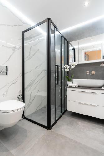 Elegant & Premium Pagrati