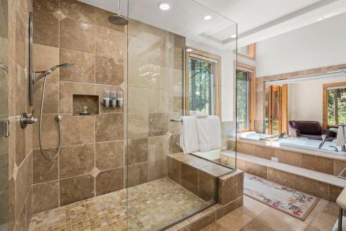 Ένα μπάνιο στο Spectacular low elevation home at its finest!
