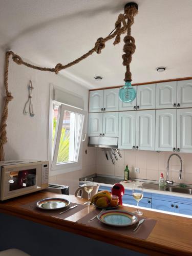 CACTUS's HOUSE, 150 m beach, 1 bdr, 4 guests, wifi, Netflix,