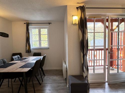 Фотография из галереи T2 + alcôve. Balcon. Parking couvert. Piscine été. в Котре