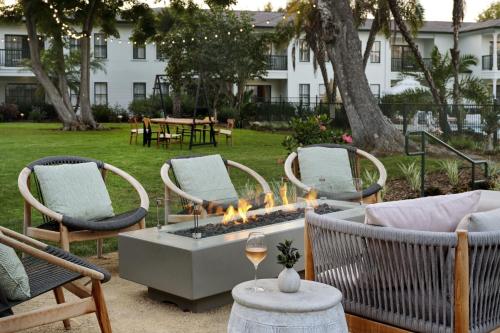 Χώρος καθιστικού στο The Steward, Santa Barbara, a Tribute Portfolio Hotel
