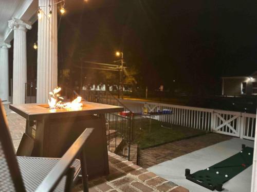 Gallery image of Stay Luxe In King Suite W Fire Pit Fun & Games in Nashville