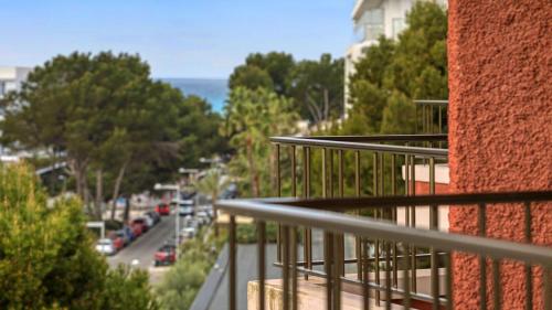 a balcony of a building with a view of a street at Hotel Pabisa Chico in Playa de Palma