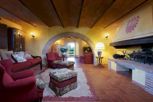VILLA SAN NAZARIO 18&2, Emma Villas