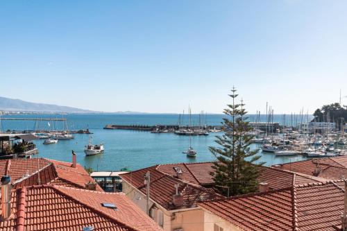 Mikrolimano Gem: Serene 1BR Apartment