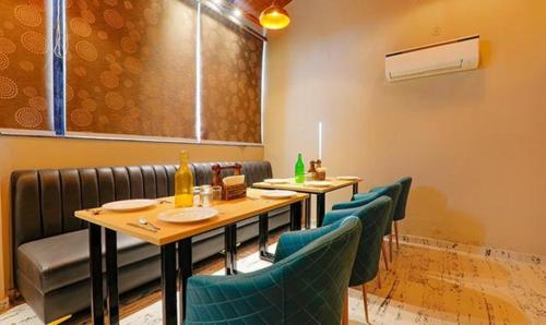 Χώρος καθιστικού στο FabHotel Pratham Inn