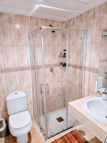 Duquesa Suites Gardens ground floor close to Port, beach