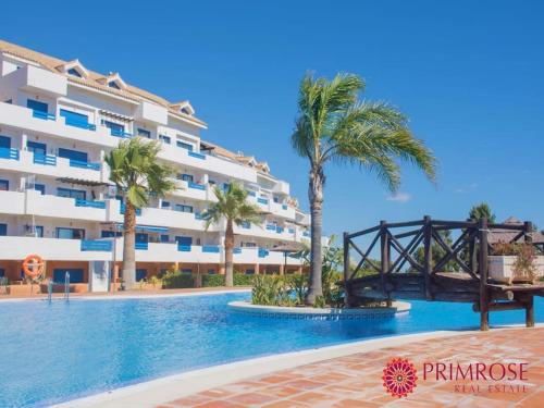 Duquesa Suites Gardens ground floor close to Port, beach