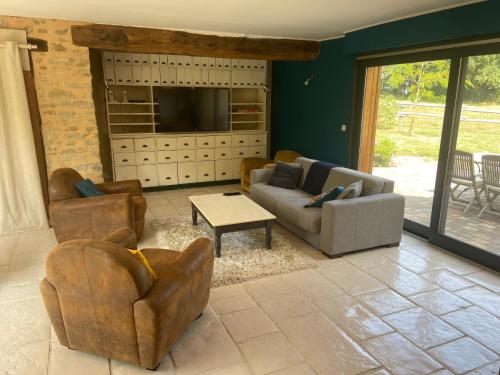 Photo de la galerie de l'établissement Maison de campagne authentique et chaleureuse, à Fougerolles