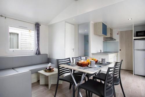 Dapur atau dapur kecil di Bungalow T2 I V- 15 Min From Nazaré