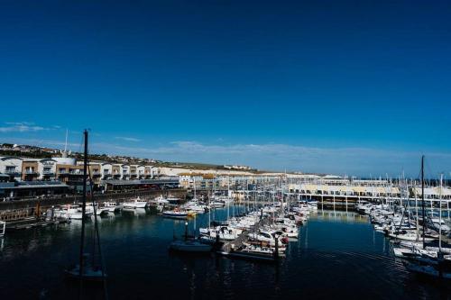 Marina with a view / 2 bd flat photo 36