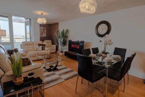 Marina with a view / 2 bd flat photo 43