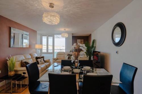 Marina with a view / 2 bd flat photo 45