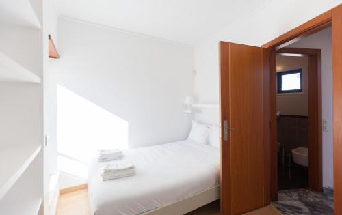 FLH Caparica Town House with Pool