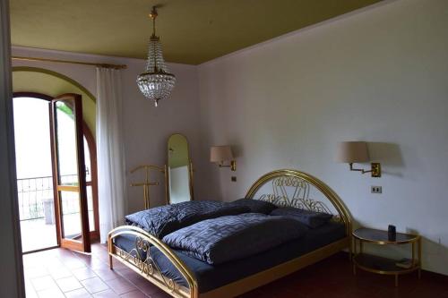 Postel nebo postele na pokoji v ubytování Villa Casa Camelia in Traumlage