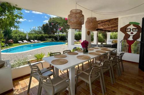 Sundlaugin á Casa Mamita Ibiza eða í nágrenninu