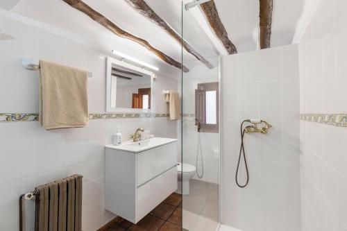 Koupelna v ubytování Casa Rural Atalaya-Coy