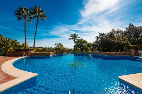 Holiday home, with sea views, south facing and close to the golf course and the beach, in Elviria Hills