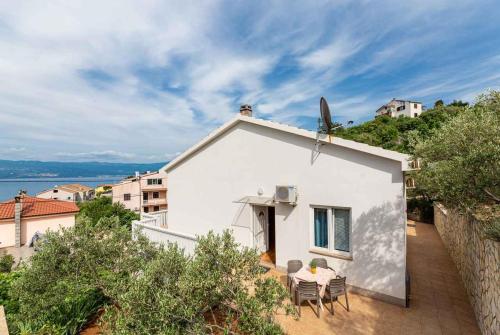 Apartments in Vrbnik - Insel Krk 13606