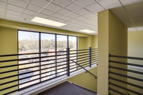 Fotografie z fotogalerie ubytování St Joseph Condo Less Than 1 Mi to Beach and Downtown! v destinaci Saint Joseph