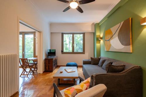 Vibrant Athens Pad-2 Bedrooms