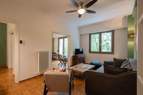 Vibrant Athens Pad-2 Bedrooms