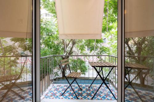 Vibrant Athens Pad-2 Bedrooms