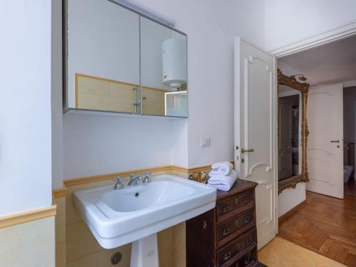 Giulia Luxury Two Bedroom Apartment