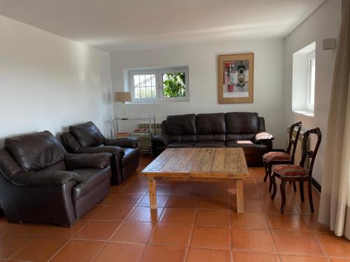 Posezení v ubytování Chalet con piscina en Torrelodones