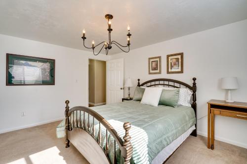 Кровать или кровати в номере North Salt Lake Vacation Rental 7 Mi to Downtown
