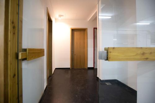 Fotografie z fotogalerie ubytování Gloom 3-BR Apt in Tilal Faqra v destinaci Kfardebian