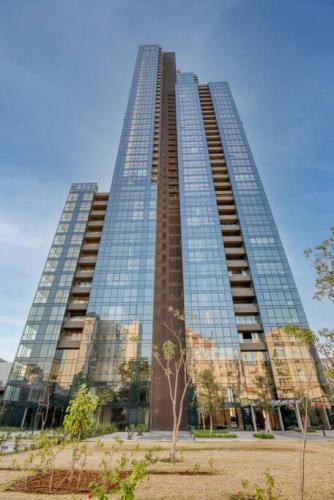 Gitta 2 Bedroom Apt In Tower Forty Four