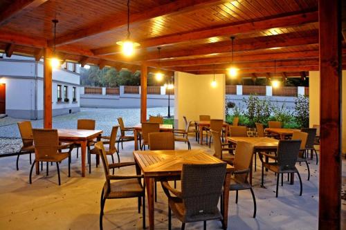 Reštaurácia alebo iné gastronomické zariadenie v ubytovaní Penzion Čítkův Mlýn